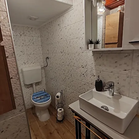 Bertolina, 50m From Sea Apartment *